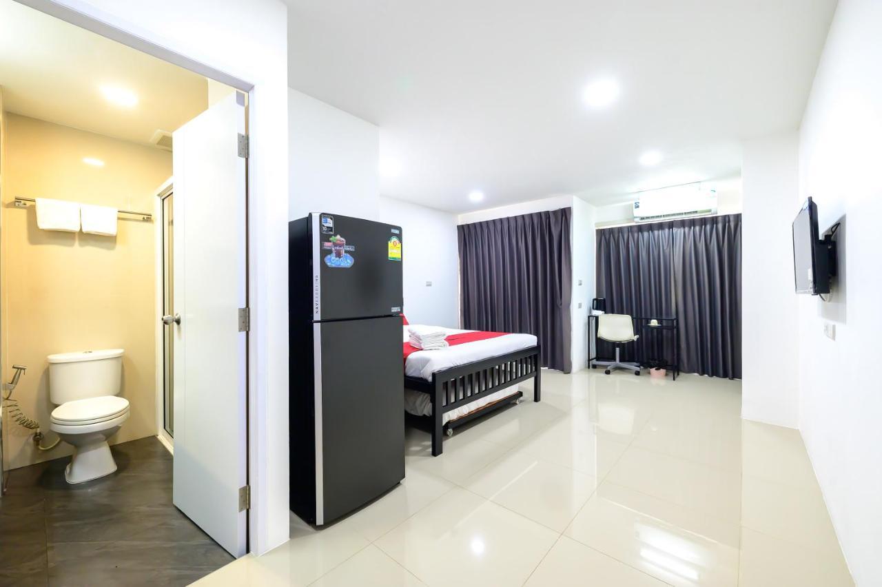 The Living Block Hotel Bangkok Exterior photo