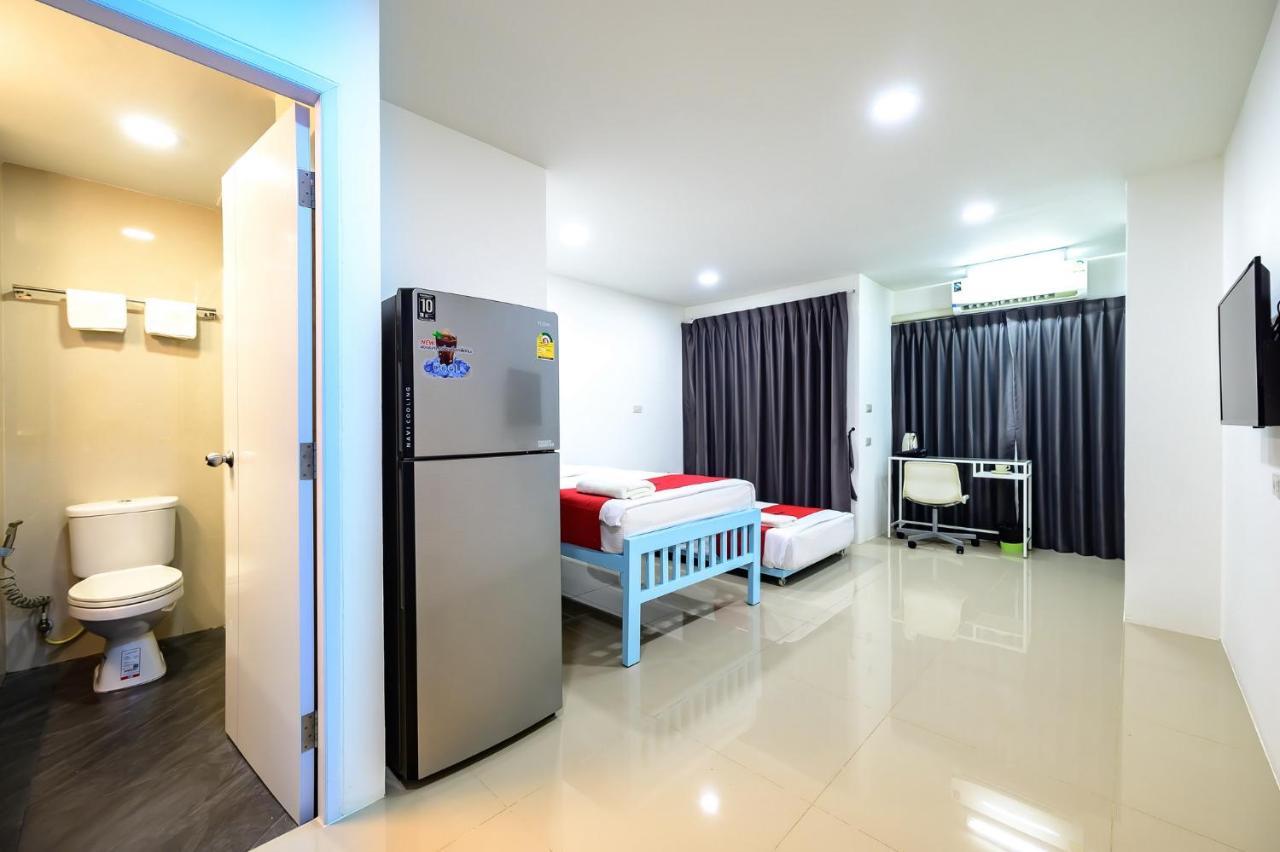 The Living Block Hotel Bangkok Exterior photo